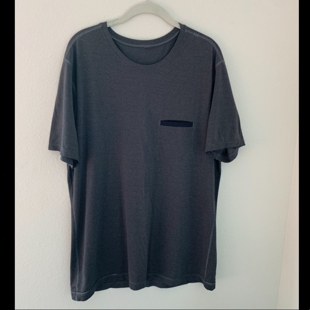 Men’s Lululemon T-Shirt XL